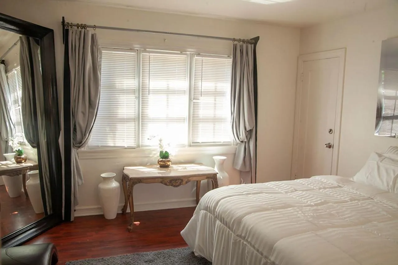 Holiday home Amazing Resort In Noho Los Angeles