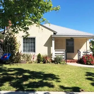 Spacious Family Oasis In Silicon 5mins To Lax Los Angeles